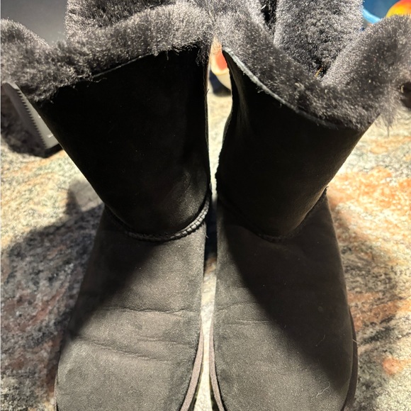 SOLD Ugg Bailey boots like new SOLD elsewhere - Picture 3 of 4